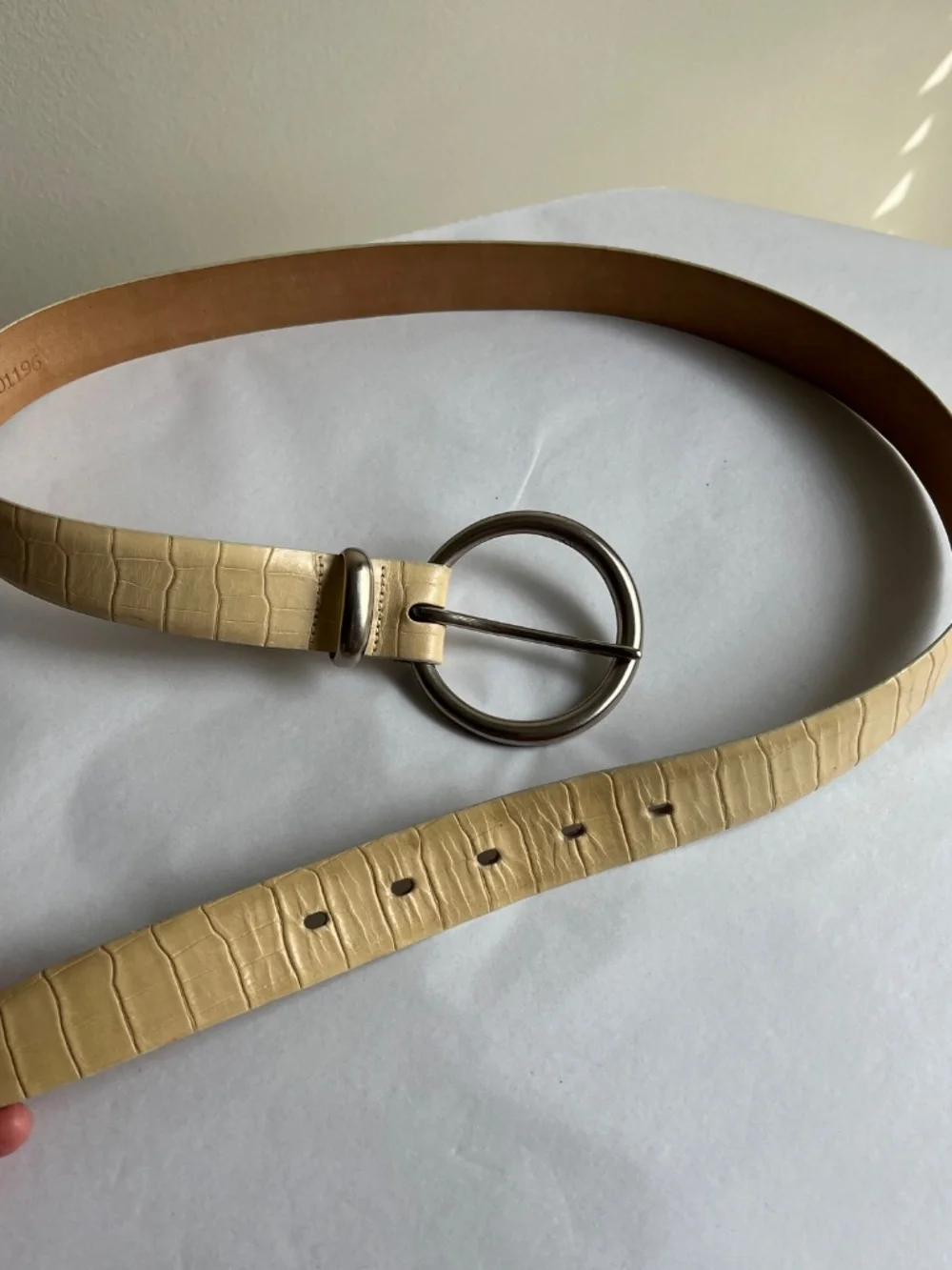 Fall 2026 Trend: Vintage 90s Croc Embossed Ivory Leather Belt - Size L